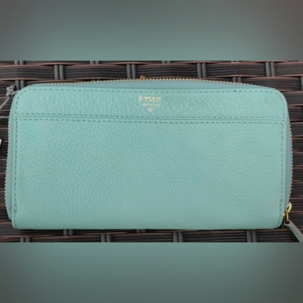 FOSSIL LARGE WALLET 12 CREDIT CARD SLOTS ZIPPER COIN CUTE MINT!